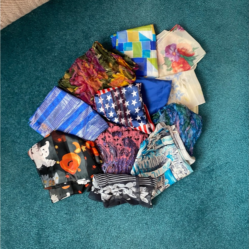 Scarves, scarves, scarves 12 pack; gorgeous patterns & colors; wear year round
